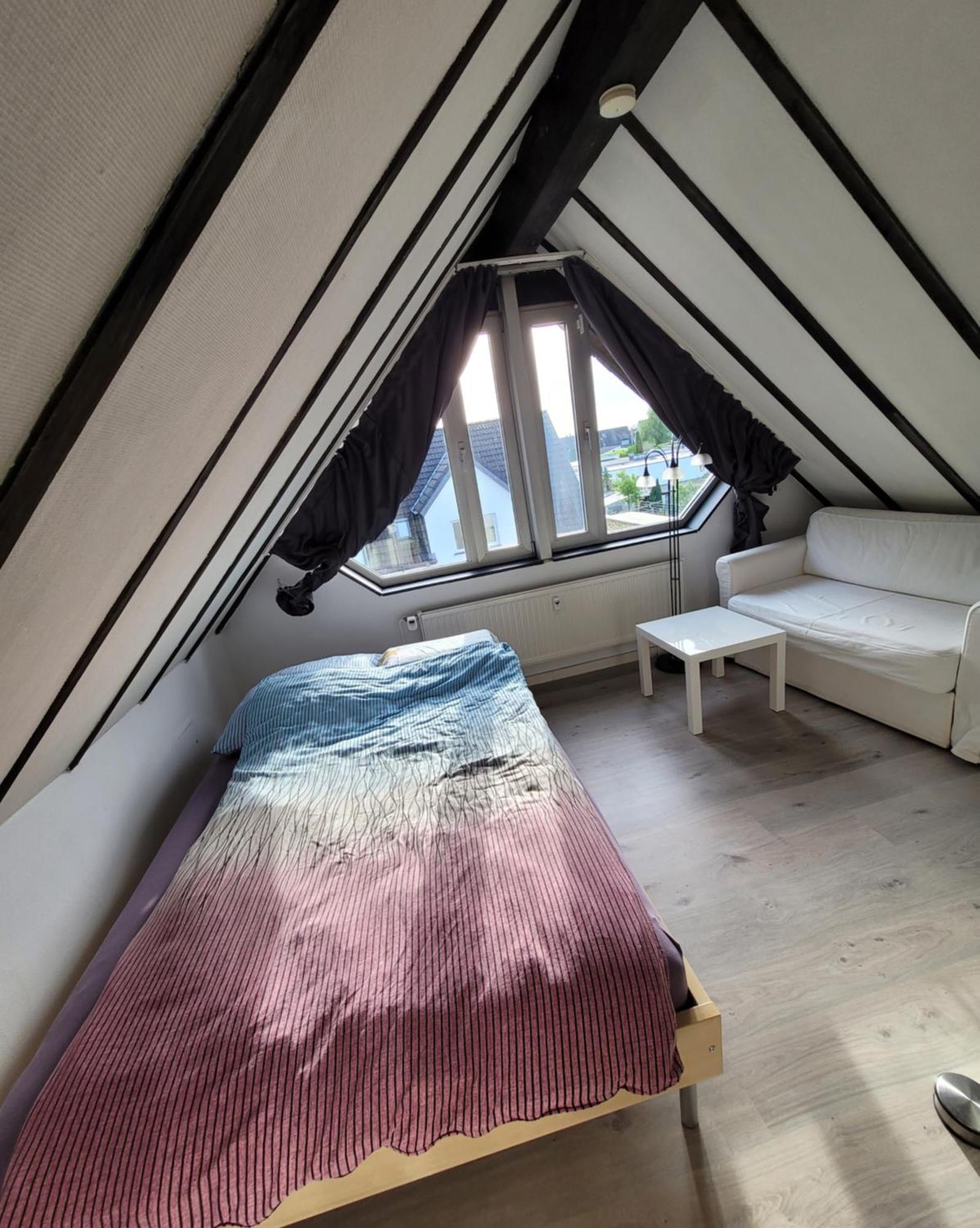 Messezimmer Am Thewissenweg Dusseldorf Bagian luar foto