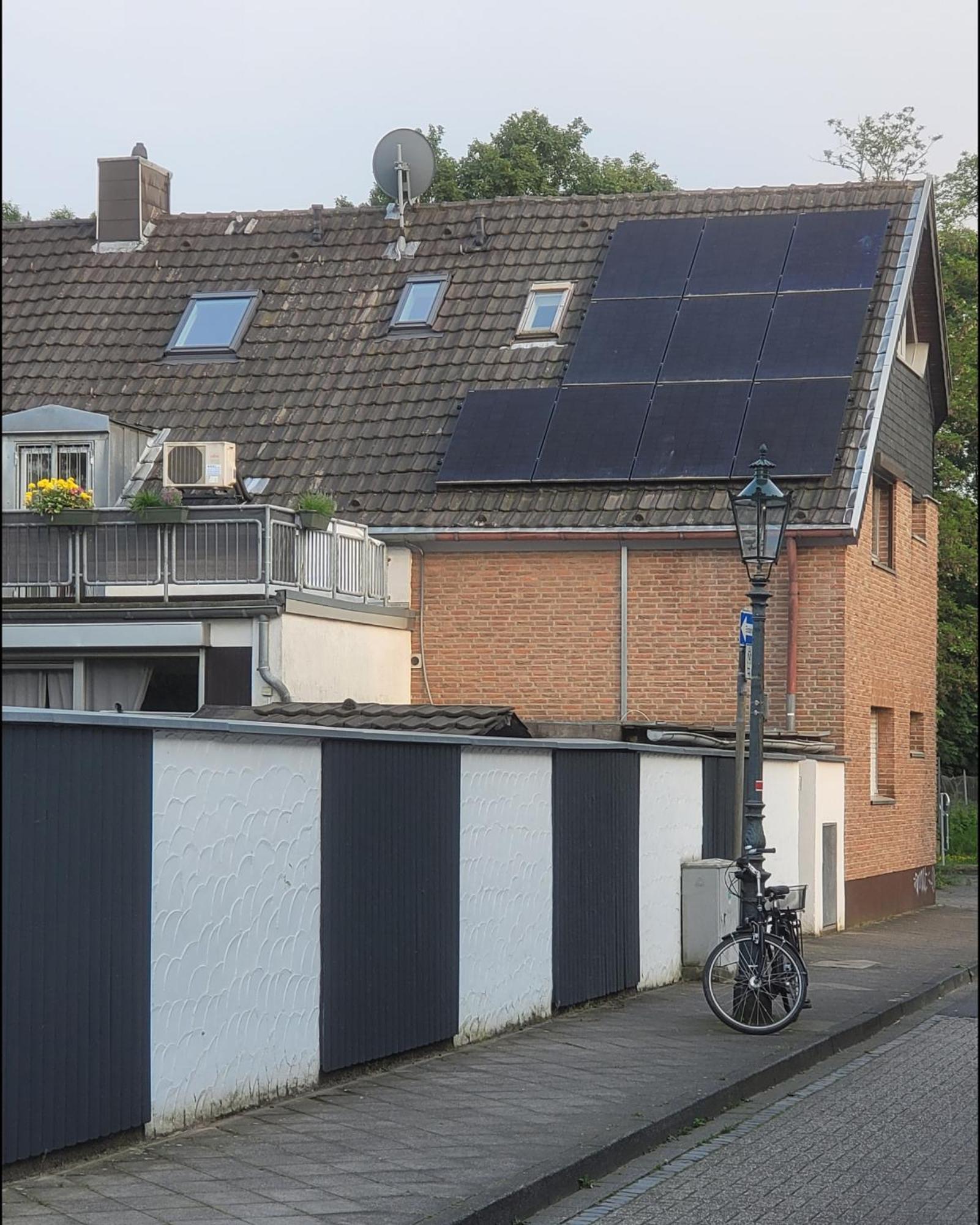 Messezimmer Am Thewissenweg Dusseldorf Bagian luar foto
