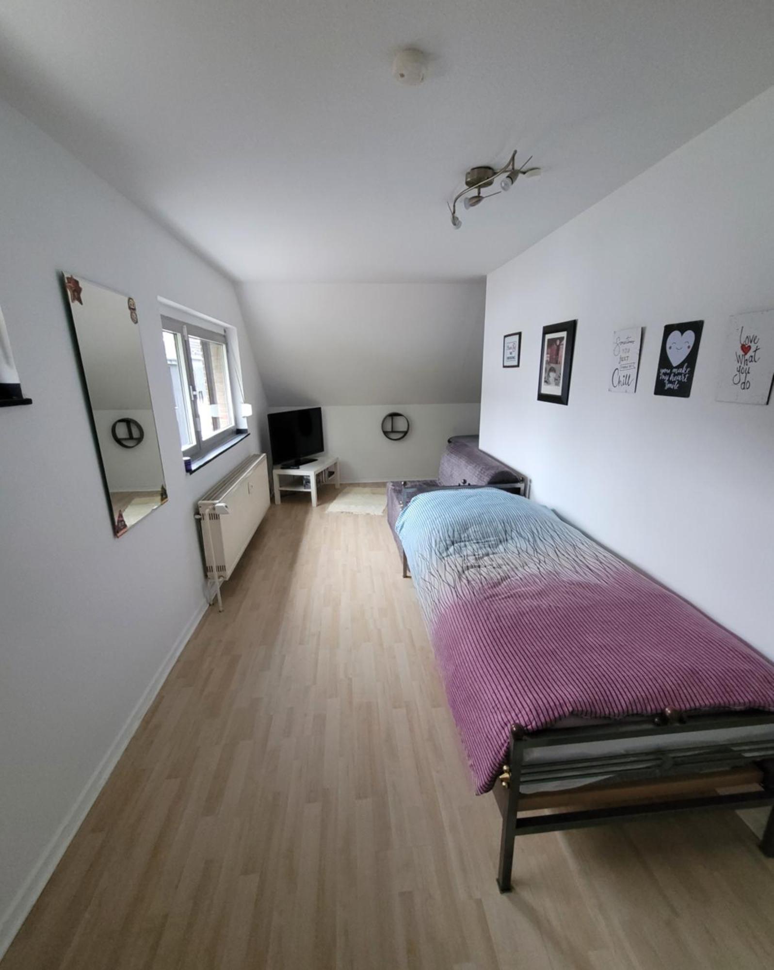 Messezimmer Am Thewissenweg Dusseldorf Ruang foto